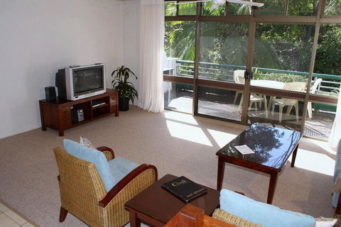 Palm Court Noosa - Kawana Tourism 5