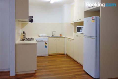 Kingston Terrace Apartments - Kawana Tourism 3