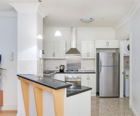 Macarthur Chambers - Kawana Tourism 6