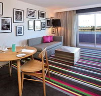 Mercure Melbourne Treasury Gardens - Kawana Tourism