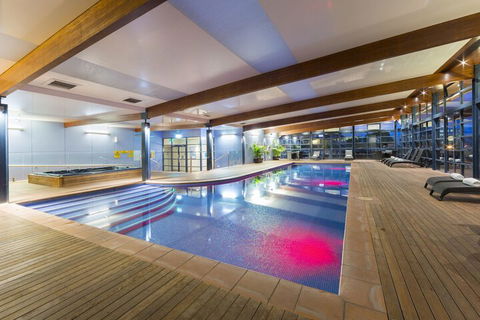 Novotel Canberra - Kawana Tourism 7