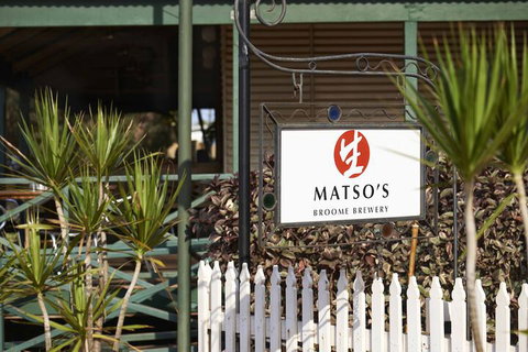 Moonlight Bay Suites - Kawana Tourism 4