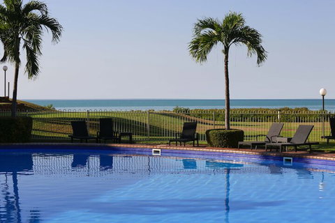 Moonlight Bay Suites - Kawana Tourism 3