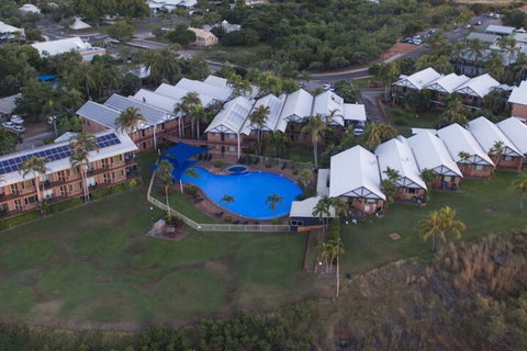 Moonlight Bay Suites - Kawana Tourism 5