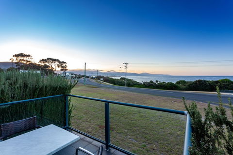 Beachfront At Bicheno - Kawana Tourism 4