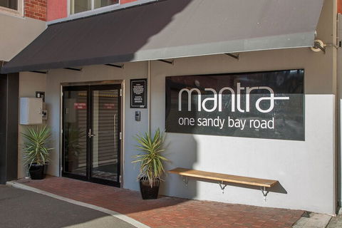 Mantra One Sandy Bay Road - Kawana Tourism 5