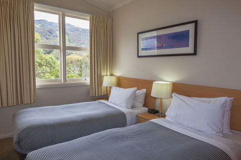 The Denman Hotel - Kawana Tourism 3