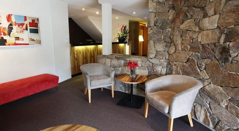 The Denman Hotel - Kawana Tourism 0
