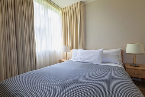 The Denman Hotel - Kawana Tourism 5