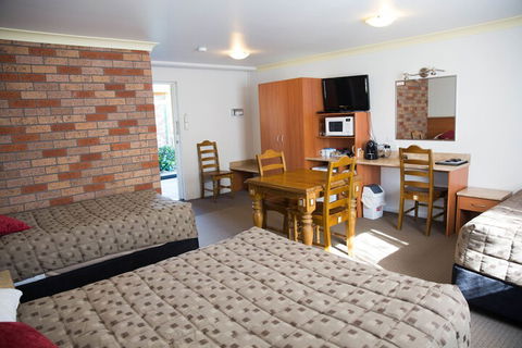 Scone Motor Inn - Kawana Tourism 3