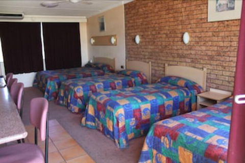 Nandewar Motor Inn - Kawana Tourism 3