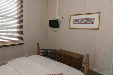 Ulmarra Hotel - Kawana Tourism 7