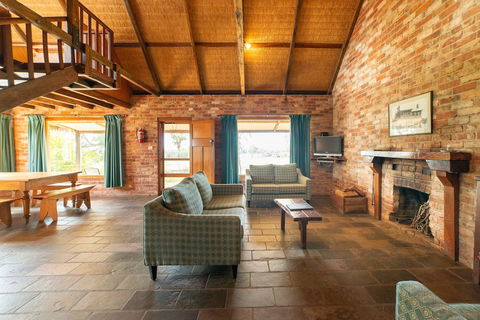 Grampians Pioneer Cottages - Kawana Tourism 5
