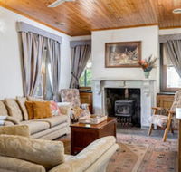 Reillys Wines Heritage Cottages - Kawana Tourism