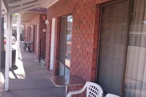 Morphettville Motor Inn - Kawana Tourism 1