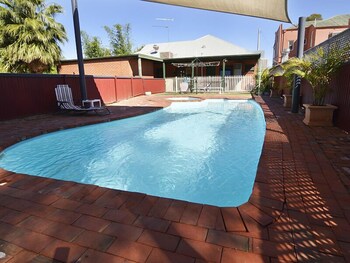 Wentworth Central Motor Inn - Kawana Tourism 1