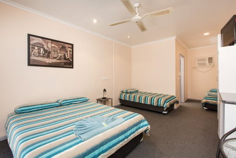 Wentworth Central Motor Inn - Kawana Tourism 5