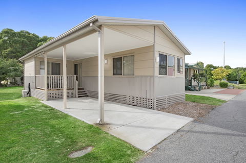 Discovery Parks - Coogee Beach - Kawana Tourism 2