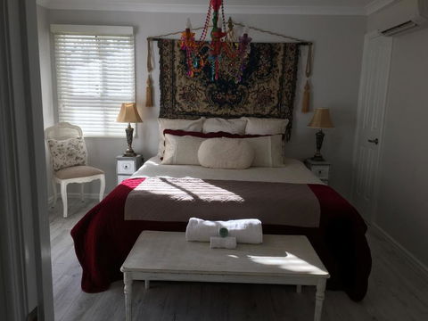 Applegate Lane Chalet - Kawana Tourism 6