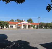 Bishops Lodge Narrandera - Kawana Tourism