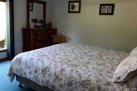 Eagles Roost Farmstay B & B - Kawana Tourism 2