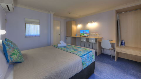 Bay Air Motel - Kawana Tourism 1