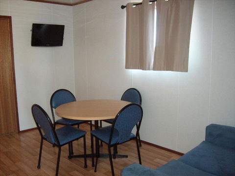 Jackos Holiday Cabins - Kawana Tourism 1