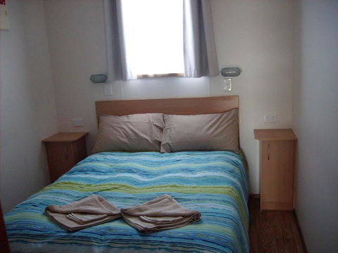 Jackos Holiday Cabins - Kawana Tourism 6