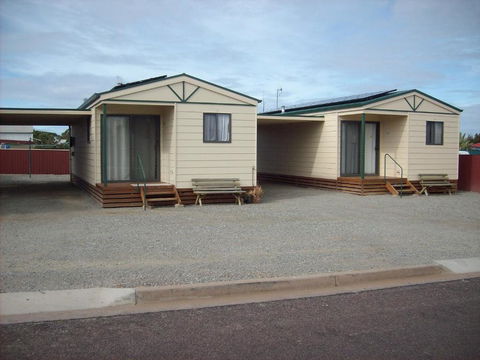 Jackos Holiday Cabins - Kawana Tourism 4