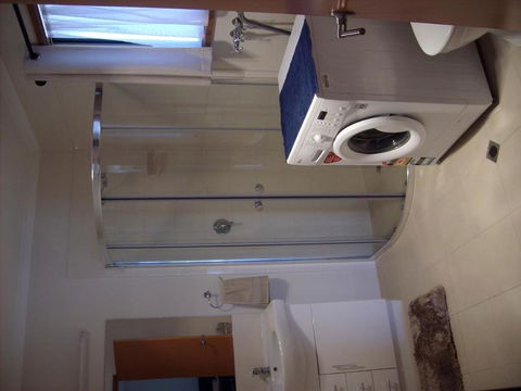 Jackos Holiday Cabins - Kawana Tourism 5
