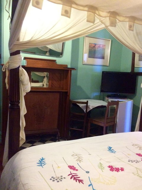 Daly View Bed & Breakfast - Kawana Tourism 5