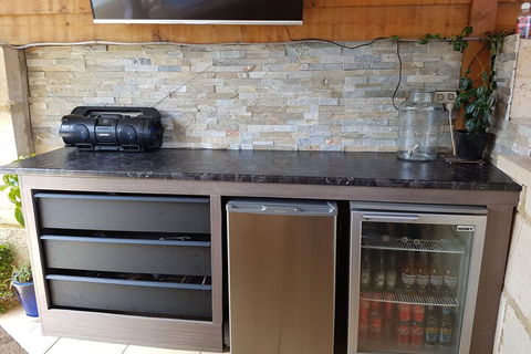 Ocean Reef Homestay - Kawana Tourism 5