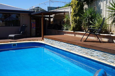 Ocean Reef Homestay - Kawana Tourism 4