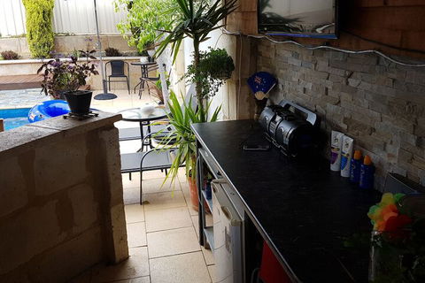 Ocean Reef Homestay - Kawana Tourism 3