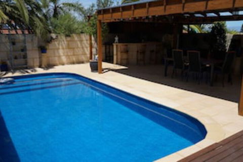 Ocean Reef Homestay - Kawana Tourism 0