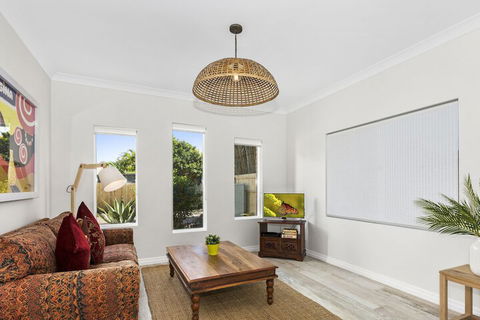 Fairlight Tweed Coast Holidays  - Kawana Tourism 1