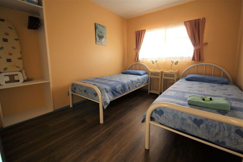 Baudin Beach Apartments - Kawana Tourism 1