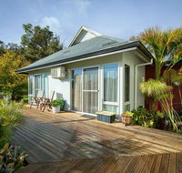 Glenelg on King Bed  Breakfast - Kawana Tourism