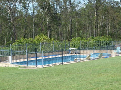 Lake Barra Cottages - Kawana Tourism 0