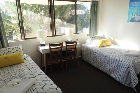 Placid Waters Holiday Apartments - Kawana Tourism 3