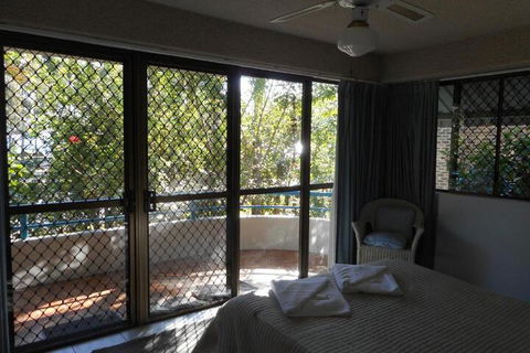 Placid Waters Holiday Apartments - Kawana Tourism 7