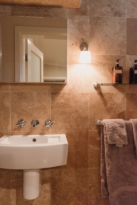 Inn Scone - Kawana Tourism 5