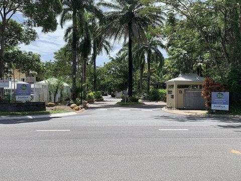 Trinity Links Resort - Kawana Tourism 1