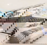 Whitehorse Apartment Hotel - Kawana Tourism