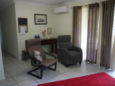 Bottlebrush B&B - Kawana Tourism 5