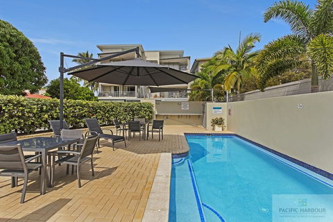 On The Bay Apartments - Kawana Tourism 0