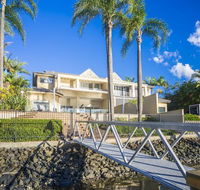 Castaway at the Greens - Kawana Tourism