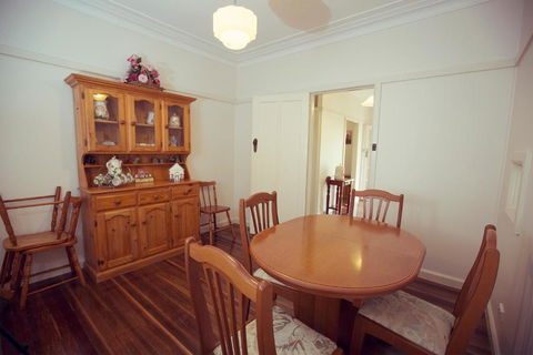 King Cottage - Kawana Tourism 3