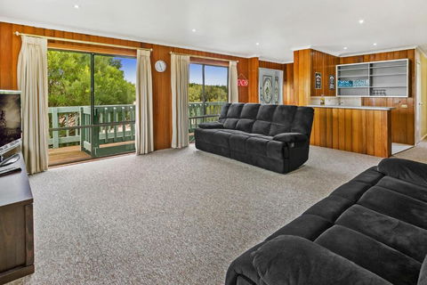 Fairview On Fairhills - Kawana Tourism 1