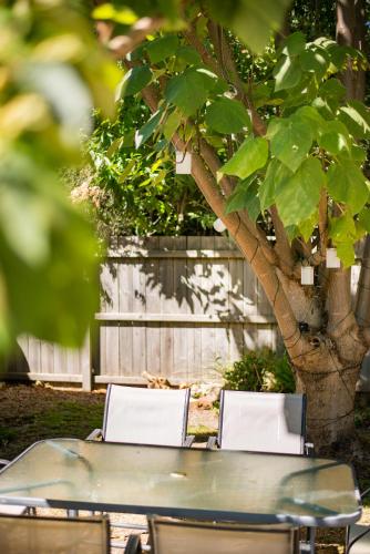 Neds Other Beds - Kawana Tourism 3